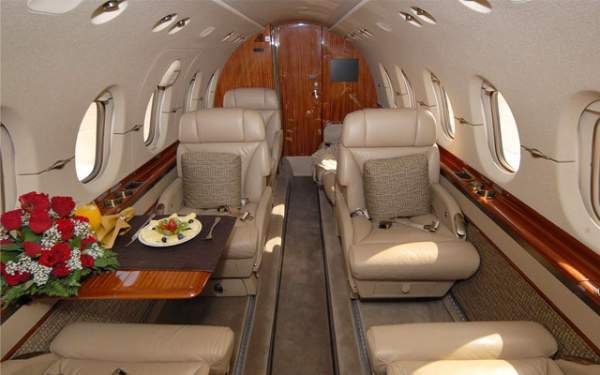 hawker-1000-private-jet.jpg