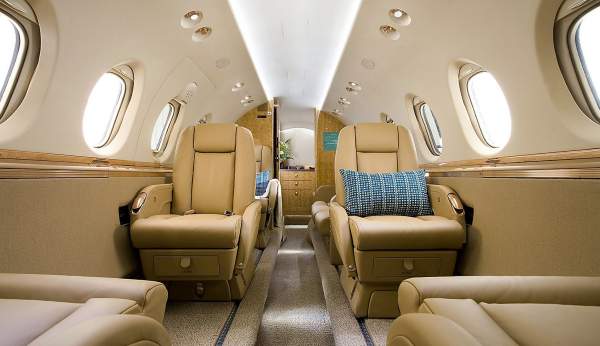 hawker-750-interior.jpg
